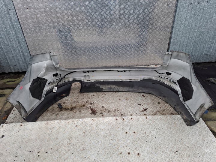 FORD FOCUS MK4 UNIVERSEL PARE-CHOCS ARRIÈRE ARRIÈRE 4XPDC
