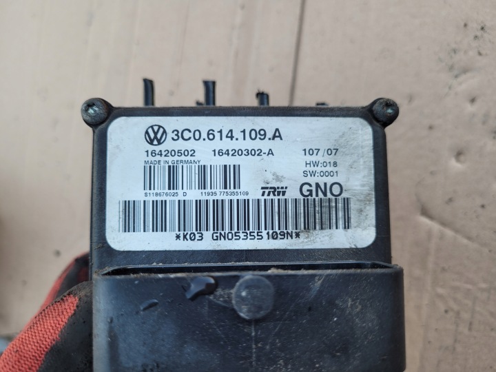 POMPE ABS VOLKSWAGEN PASSAT B6 3C0614109A