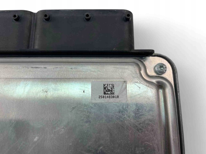JEDNOSTA GESTIONNAIRE MOTEUR ECU AUDI A4 (8W2, B9) 04L906026AG 31263732 2015