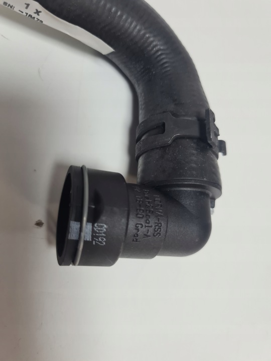 B84- TUYAU REFROIDISSEMENT FIL EAU FORD AV61-18K582-ED 1890813
