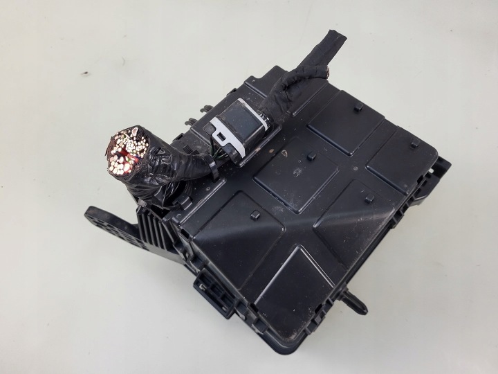 BOÎTE FUSIBLES MODULE 1.6 E-XDI SSANGYONG TIVOLI 82350-35330