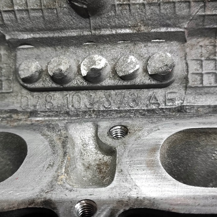 CULASSE DROITE AUDI A6 C5 2.7 BT BI TURBO