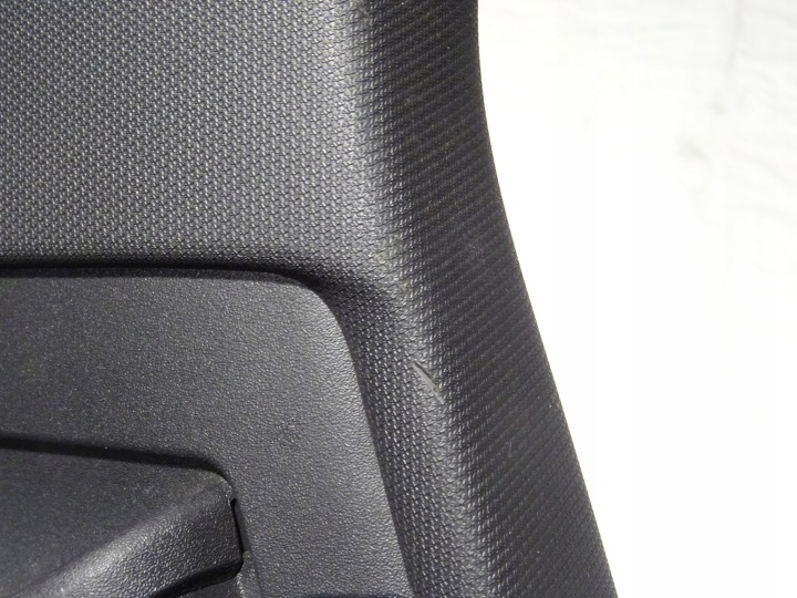 PROTECTION MONTANTS CENTRAL SUPÉRIEURE GAUCHE VW GOLF VIII 8 R 5H0 5H0867243B