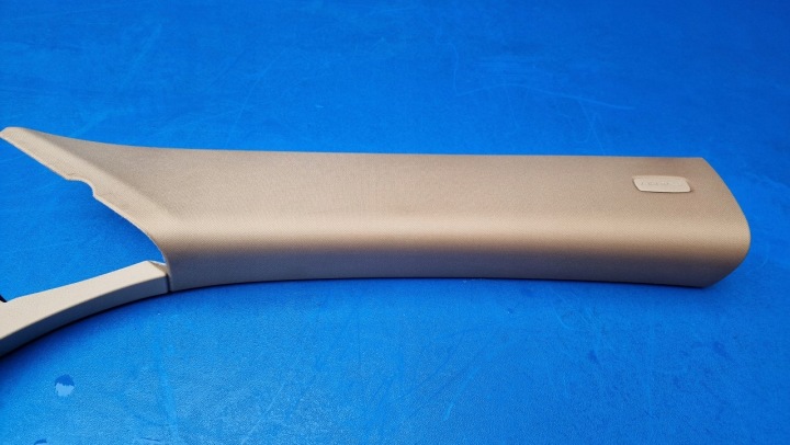 POTEAU A CALANDRE BRODERIE PORSCHE PANAMERA 970 LUXOR BEIGE SANS