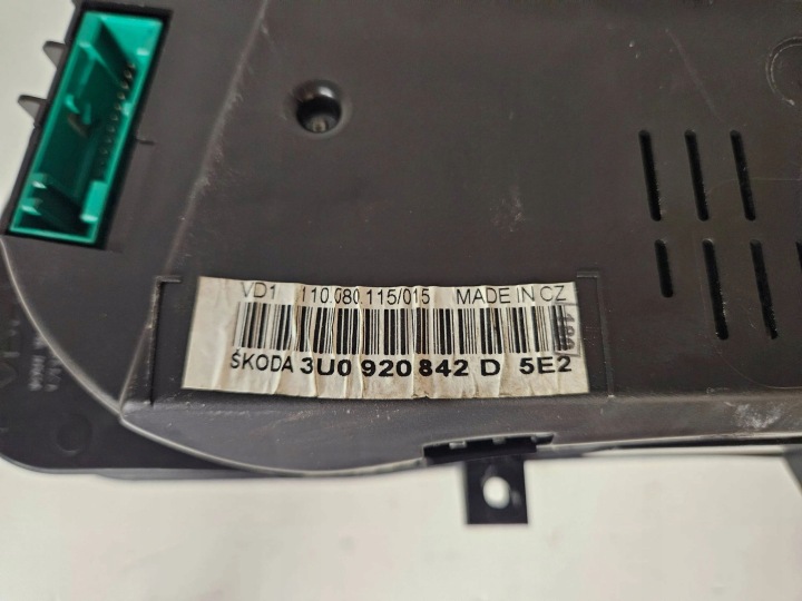 SKODA SUPERB B5 (3U) 2005 COMPTEUR COMPTEUR DE VITESSE