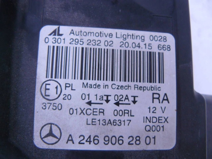 MERCEDES B-KLASA W246 LIFT PHARE AVANT DROITE COMPLET LED