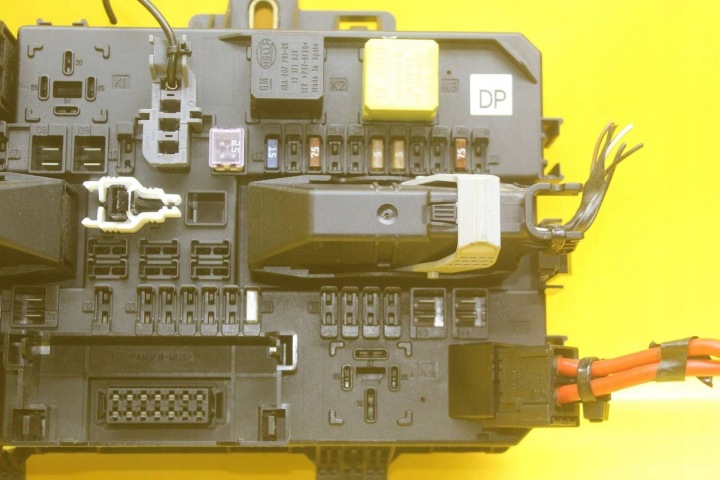 BOÎTE FUSIBLES FUSIBLE OPEL ASTRA III H 1.6 16V 5DK008669 13181278 DP