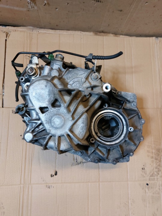 BOÎTE BIEOW RENAULT LAGUNA 1.9DCI OE 8200064493