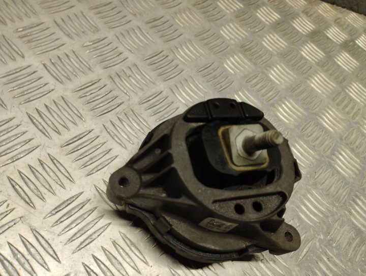 BMW F20 F30 F31 COUSSIN MOTEUR DROITE 6855460