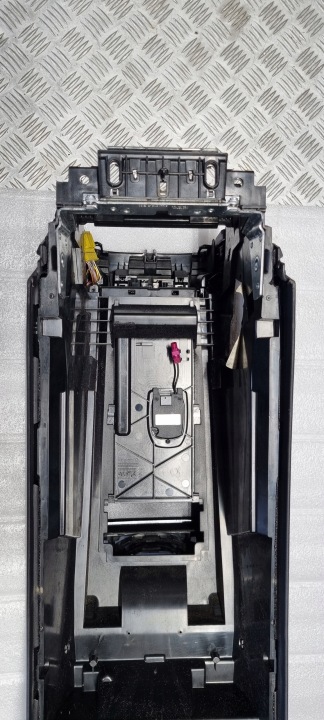 MERCEDES W222 ACCOUDOIR TUNNEL CENTRAL A2226804201 A2226800550