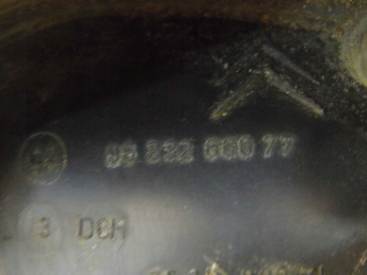 XSARA 01' POIGNÉE INTÉRIEURE DROIT AVANT 9623200077