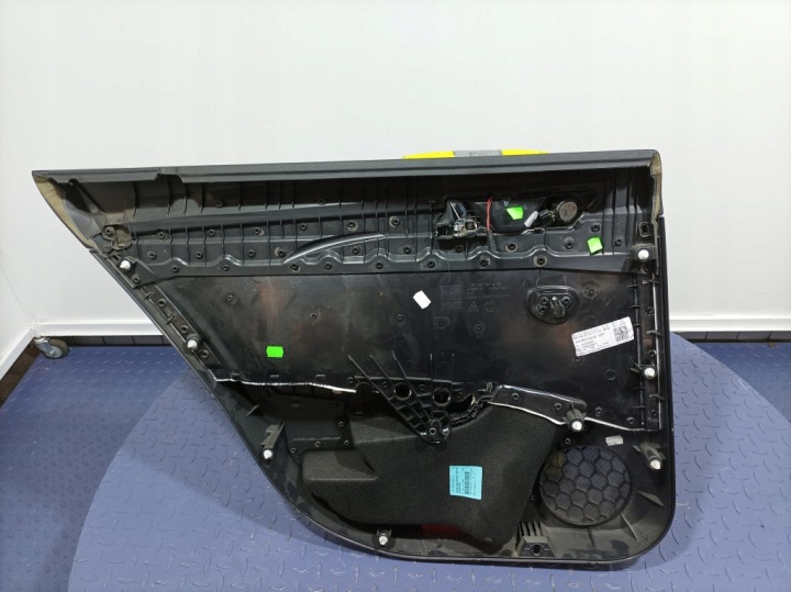 SKODA SUPERB III UNIVERSEL 15- GARNITURE COLLECTEUR PORTES ARRIÈRE ARRIÈRE DROIT 3V9867024