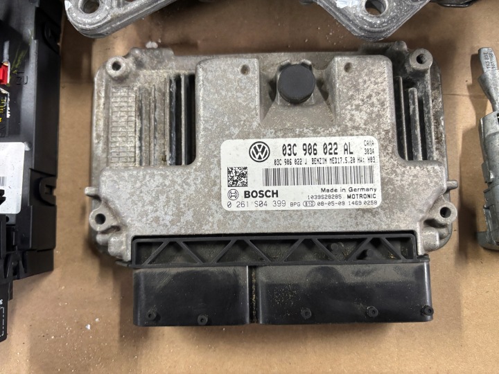 VW GOLF V 5 UNIVERSEL JETTA KIT DE DÉMARRAGE VERS ALLUMAGE 1.4 TSI 03C906022AL
