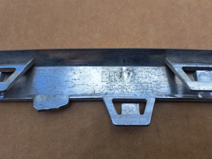 GAUCHE MOULURE CALANDRE CHROME PARE-CHOCS AVANT VW CADDY IV 2K5 15-20R 2K5853767A