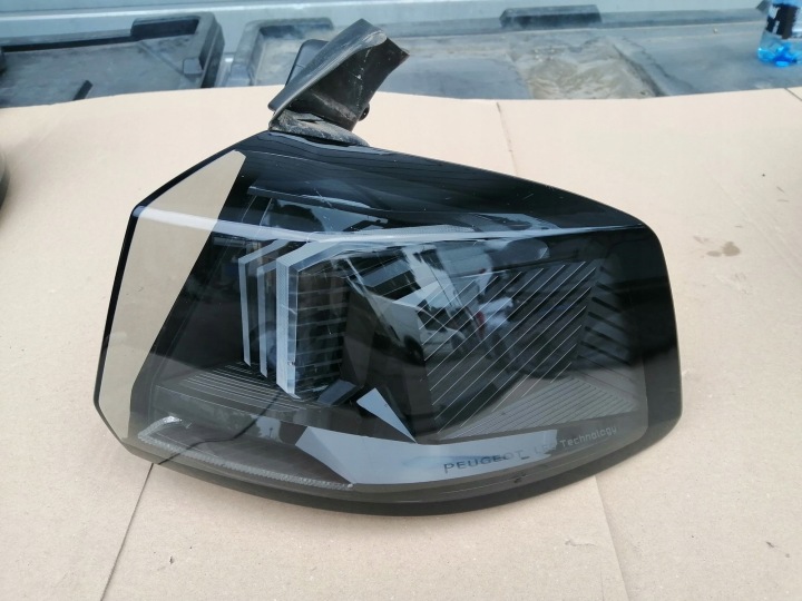 PEUGEOT 5008 II LIFT LED PHARE ARRIÈRE ARRIÈRE GAUCHE 9836231680 DROITE 9836231580