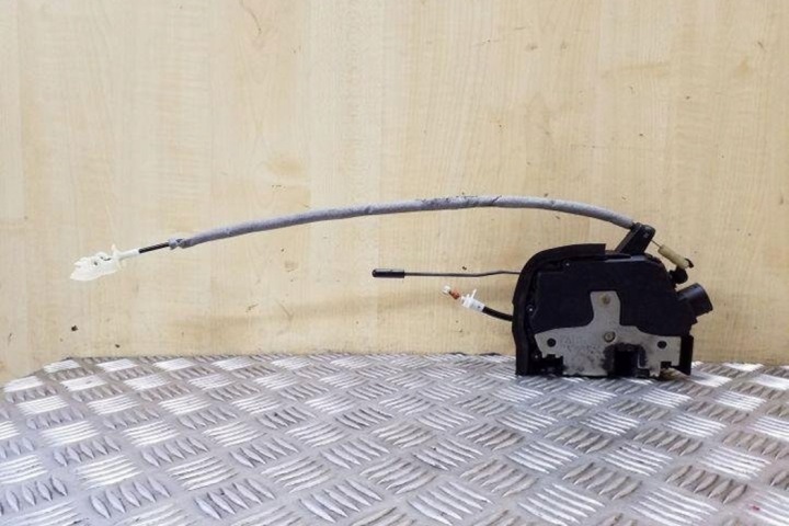 SERRURE ARRIÈRE GAUCHES PORTES BMW X5 (E53) 8402601 4.4L GASOLINE 235KW 2004