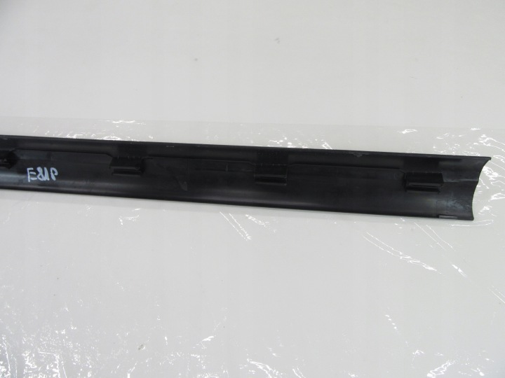 PROTECTION MOULURE SEUIL DROITE PASSAGER BMW E81 E82 E88