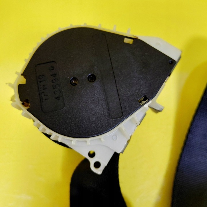 CEINTURE DE SÉCURITÉ DROIT AVANT FORD MONDEO MK III 5D 1S71-F6129 NR1929