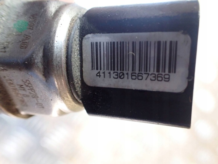 MOULURE INJECTION AVEC CAPTEUR AUDI A4 S4 B8 8K 05A906051