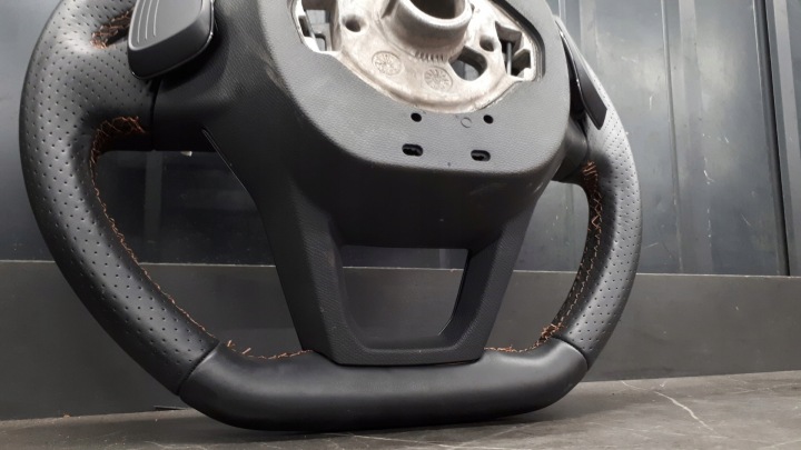 5FA419091FS VOLANT CUIR SEAT LEON IV