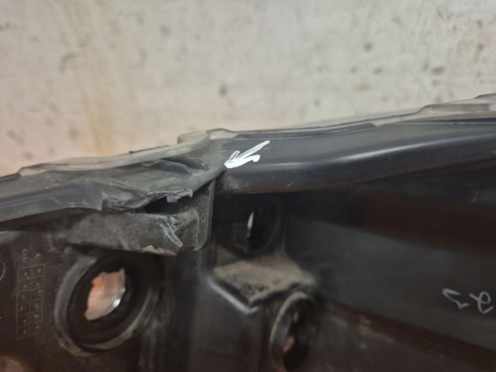TOYOTA YARIS IV 20- PHARE DROITE AVANT PROJECTEUR DROIT K06
