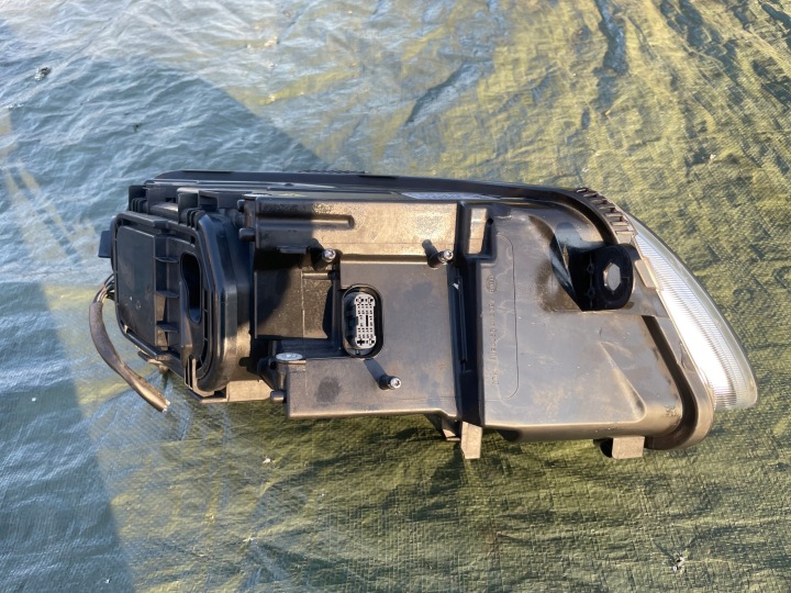 PROJECTEUR GAUCHE AVANT BI XÉNON ROTATIF AUDI A6 C6 4F0941003BB EUROPE