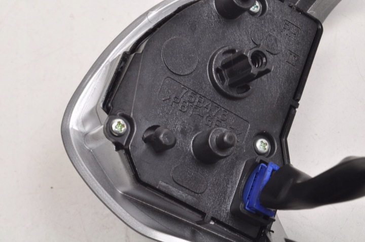 MITSUBISHI LANCER VIII BOUTONS CAOUTCHOUC 75B4712 75B4731 75B474