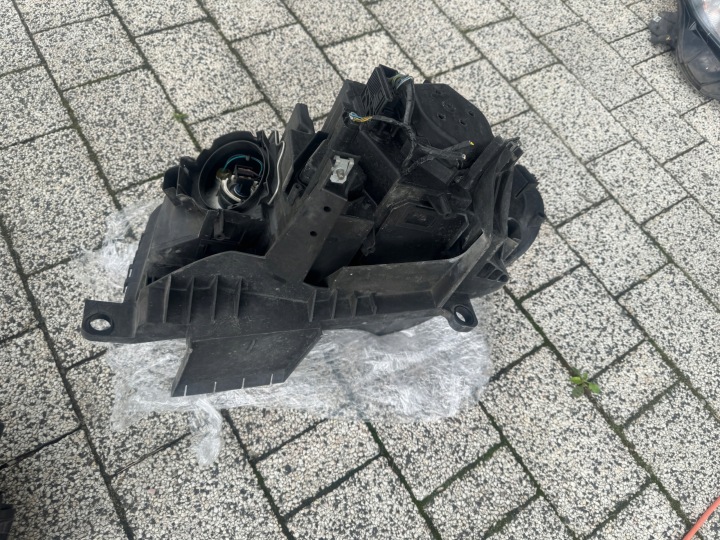 BMW X3 E83 PHARE DROITE DROIT AVANT EUROPE