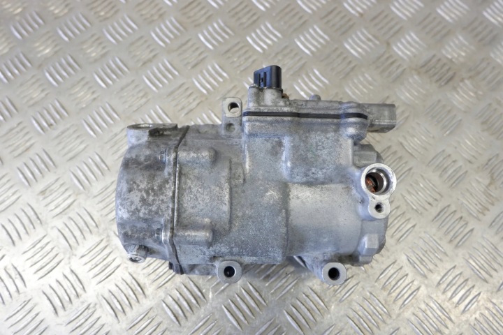 COMPRESSEUR DE CLIMATISATION TOYOTA PRIUS PLUS (_W4_) 0422000404 1.8L HYBRID