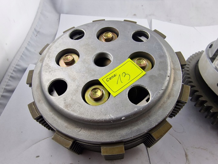 SUZUKI GSX 600F EMBRAYAGE CORBEILLE EMBRAYAGE