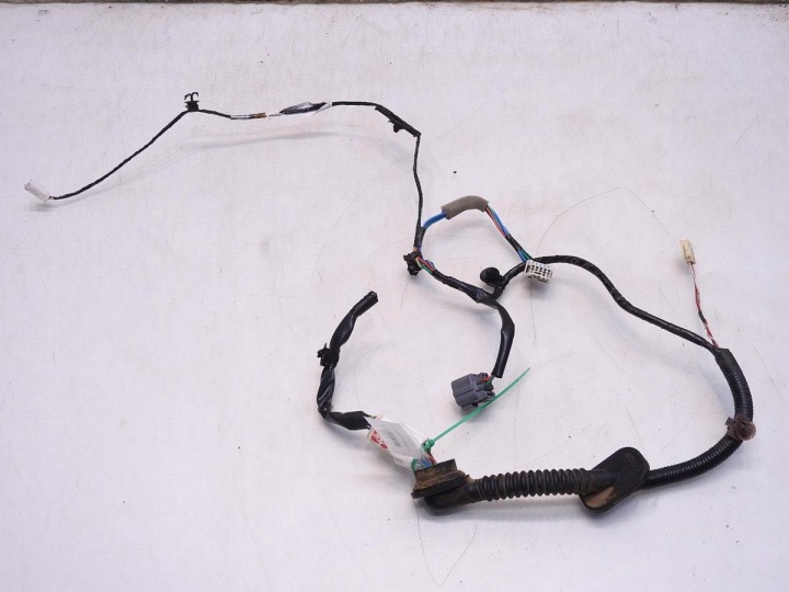FAISCEAU DE CÂBLES INSTALLATION ÉLECTRIQUE PORTES DROIT ARRIÈRE SUBARU OUTBACK IV 81822AJ000