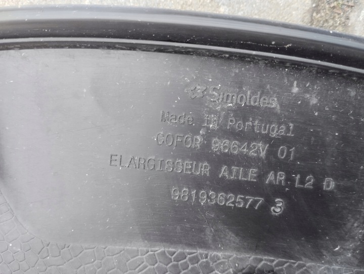 PEUGEOT RIFTER REVÊTEMENT MOULURE GARDE-BOUE ARRIÈRE DROITE 9819362577