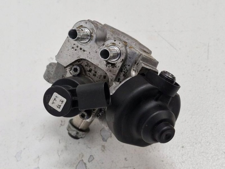 AUDI A4 B8 VW PASSAT B6 2.0 TDI POMPE INJECTION CARBURANTS 0445010507 03L130755
