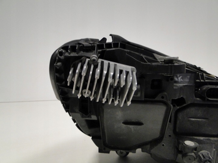 MERCEDES C CLASSE 205 PHARE AVANT GAUCHE LED HIGH PERFORMANCE A2058200561