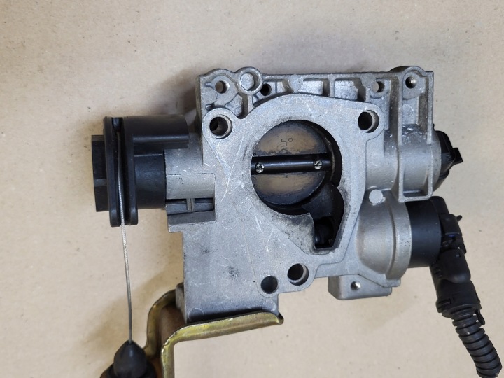 PAPILLON DES GAZ AIR FIAT PANDA II PUNTO 2 1.2 8V 365XFE1 C146 OE