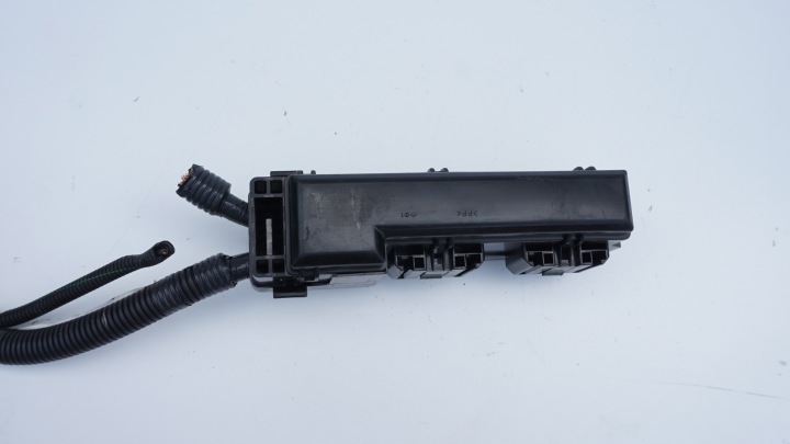 SERRE-CÂBLE POSITIVE BOÎTE FUSIBLES INFINITI QX70 FX30D QX50 EX30D