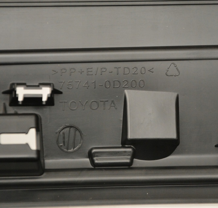 MOULURE PORTES DROIT ARRIÈRE TOYOTA YARIS III LIFT 17-2020R ORIGINAL