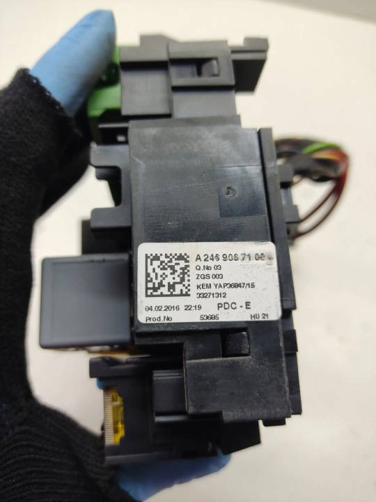 BOÎTE FUSIBLES AVANT MERCEDES-BENZ VITO VIANO W447 A2469067100