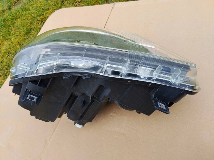 PHARE PROJECTEUR DROITE AVANT ORYGINALMERCEDES-BENZ SPRINTER W906 A9068202461
