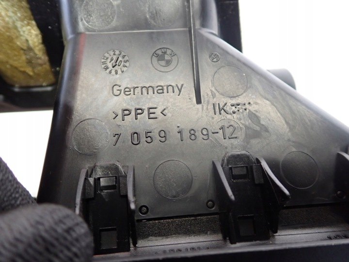 GRILLE CONDUIT D'AIR CENTRALE BMW E87