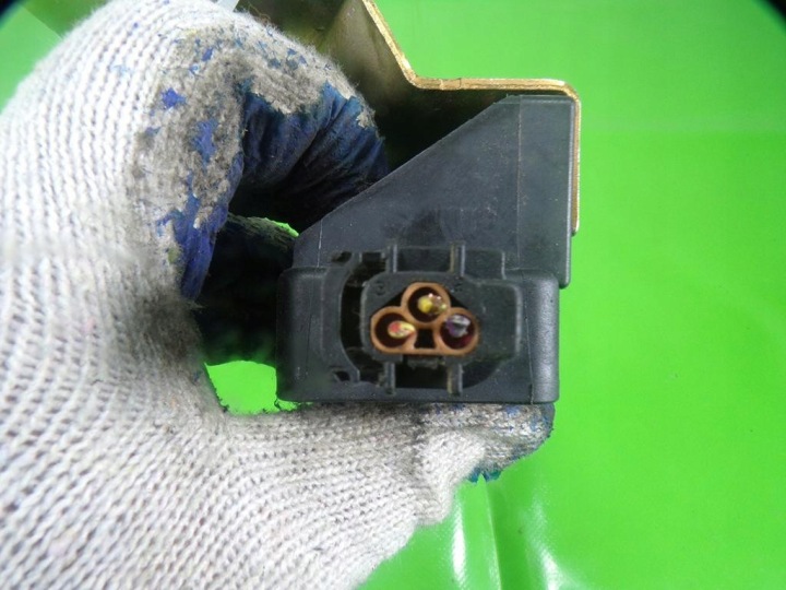 VOLKSWAGEN GOLF IV MODULE CAPTEUR ESP 1J0907657B