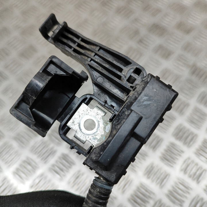 TOYOTA AURIS E180 2013 MOINS SERRE-CÂBLE FIL BATTERIE