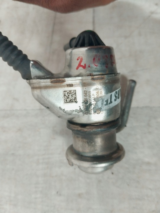 VOLKSWAGEN TOURAN 5T III INJECTEUR ADBLUE 1.6TDI 0444025042 04L131113P