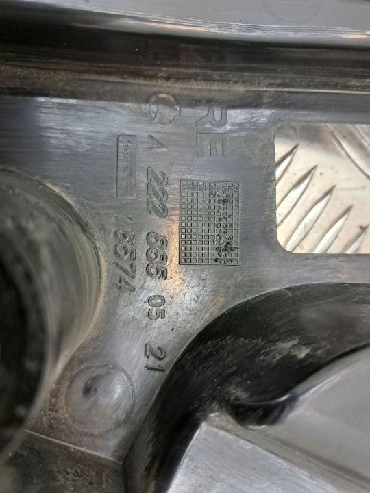 MERCEDES-BENZ AVEC W222 2016 POIGNÉE FIXATION PARE-CHOCS ARRIÈRE
