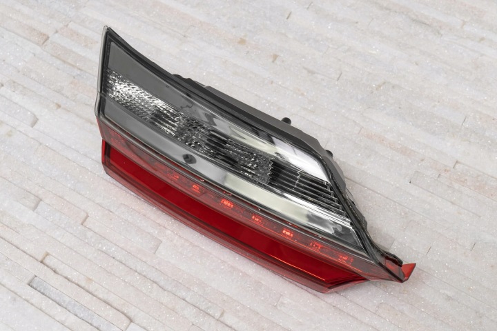 TOYOTA COROLLA E16 PHARE COUVERCLES DE COFFRE LED GAUCHE 8159002A20