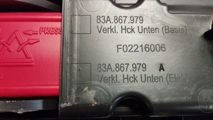 AUDI Q3 F3 83A PLASTIQUES COUVERCLES DE COFFRE GARNITURE COUVERCLES DE COFFRE 83A867979