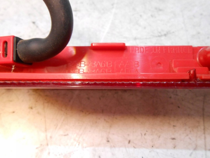 FORD PUMA MK2 LANTERNE STOP TROISIÈME DANS COUVERCLE DE COFFRE R2KB-13A613-AA