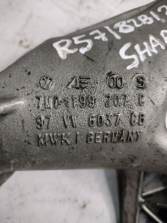 POIGNÉE MOTEUR VOLKSWAGEN SHARAN I 1,9TDI OE 7M0199207C