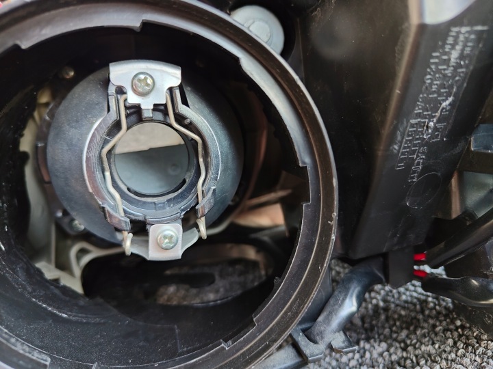 PROJECTEUR PHARE SUBARU IMPREZA III 07-11 XÉNON EUROPE DROITE