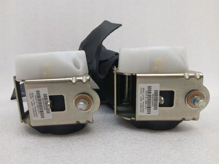 CEINTURE DE SÉCURITÉ ARRIÈRE ASTON MARTIN DB9 COUPÉ 4G43-611B68-CFW COURROIE BEZPIECZE